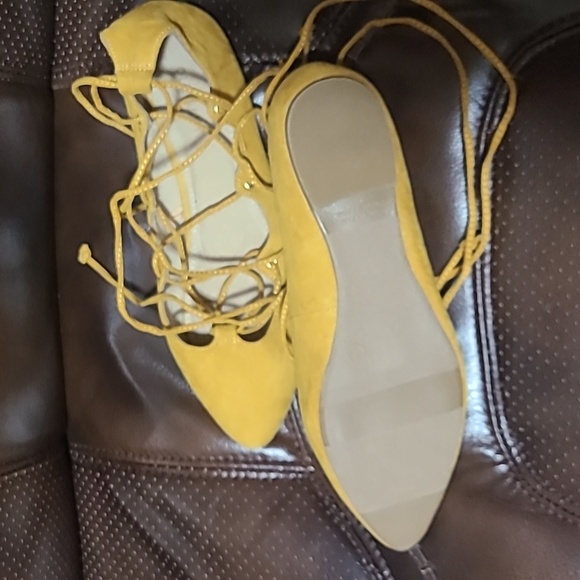 OLD NAVY WOMEN'S SIZE 7 LACE UP LEG FLATS - Picture 4 of 4